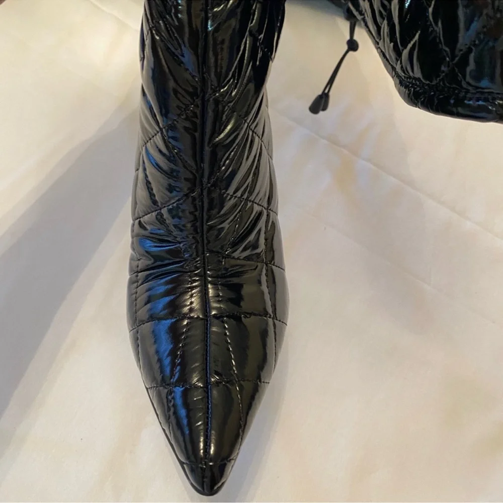 NWT Steve Madden Women’s Quilted Silhouette Over The Knee Boots Size 8.